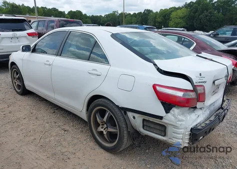2007 Toyota Camry Le z USA, uszkodzony, nr VIN 4T1BE46K57U631593